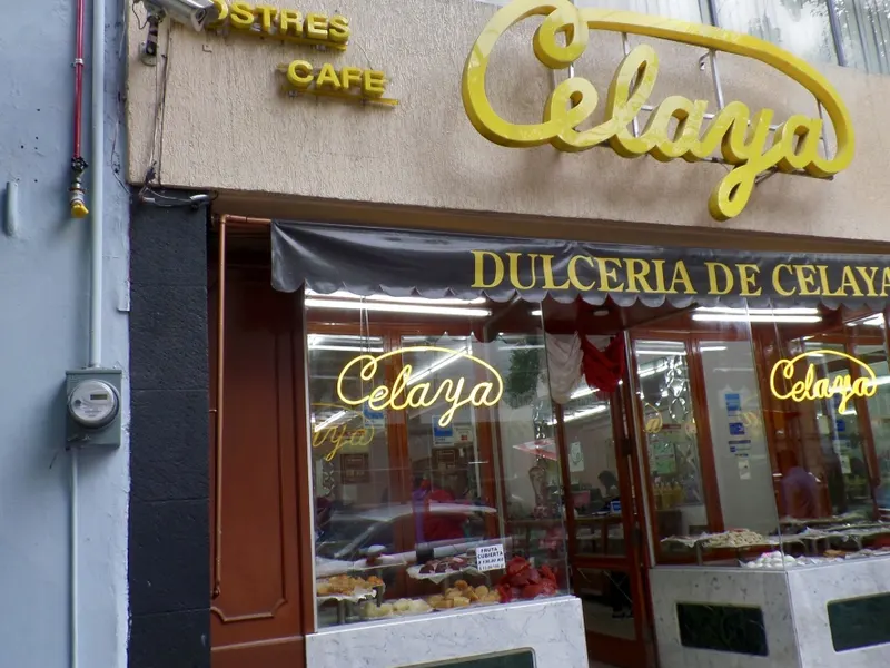 Fachada de la sucursal de la Dulcería de Celaya en la colonia Roma