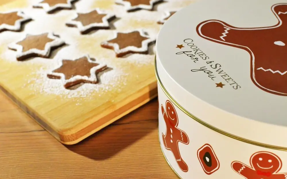 Galletas de jengibre y caja navideña